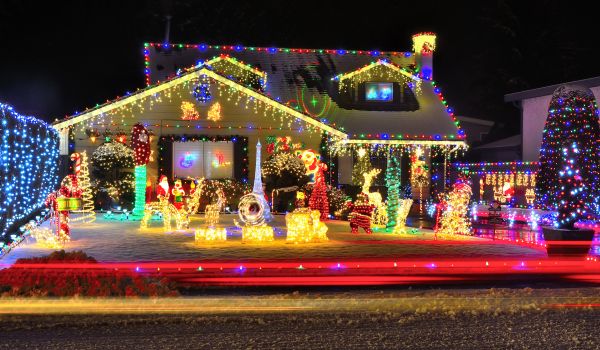Holiday Lights Hanging in Arlington
